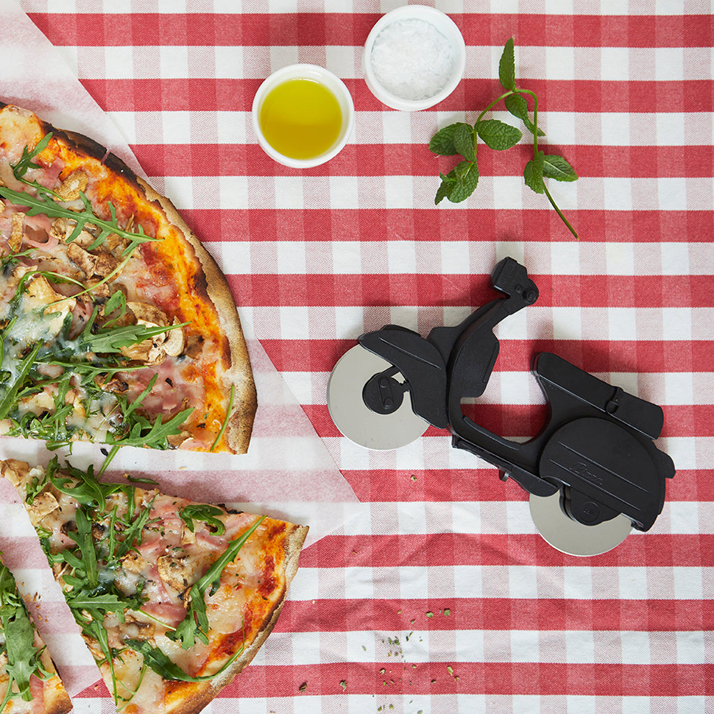 Scooter Retro Pizza Cutter Black